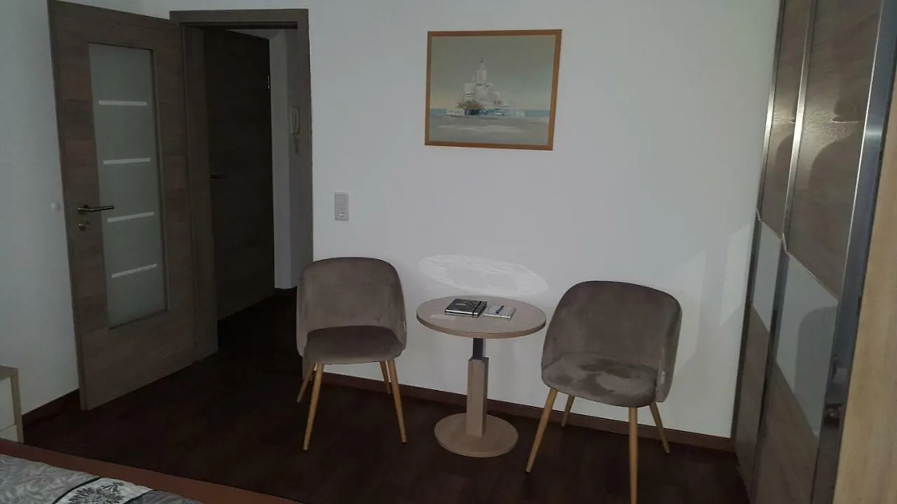 Ferienwohnung Oder Studio Dresden-Neustadt Inkl Parkplatz Mit Balkon Oder Terrasse 0*, Drezno